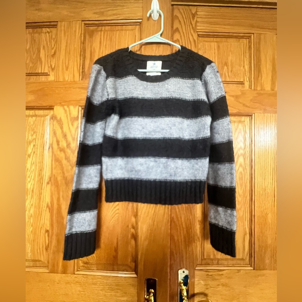 Aerie - Striped Crewneck Sweater - Black & Gray